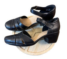 Clarks Collection Women's Black Shoes 9.5 9 1/2 M Emily Daisy Mary Jane Pumps