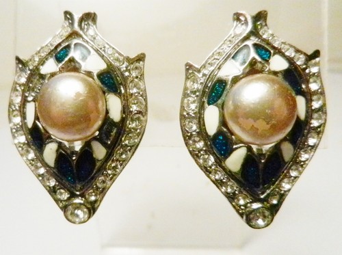 RARE~Gail R.Schubert SIGNED Enamel,Rhinestones,Pearl Silvertone Clip Earrings - Picture 1 of 5