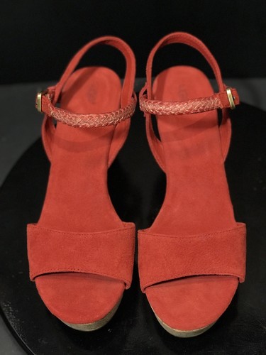 New UGG Australia Red Suede D Alessio Sandals Women's Wedges Size 11 M - Picture 4 of 8