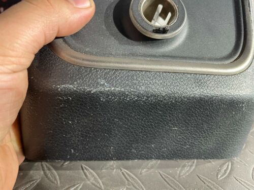 CHRYSLER 300C 5.7L HEMI 2011-2019 OEM REAR CENTER CONSOLE AIR VENT PANEL TRIM - Picture 2 of 5