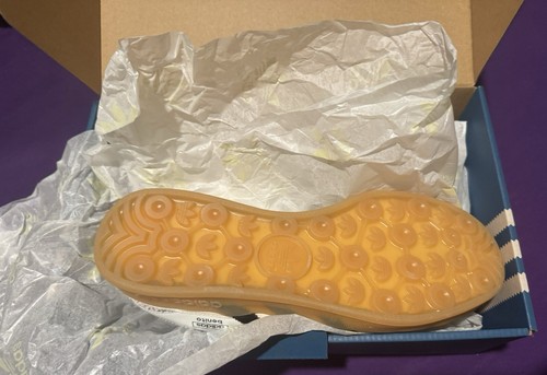 Talla 7 - Adidas Bad Bunny x Gazelle Núcleo Interior Blanco - Imagen 4 de 9