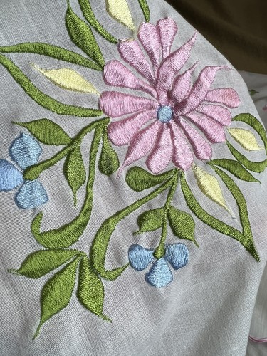 Women’s Vintage Embroidered Top Blouse sheer 60s white- pink - green size M - Picture 11 of 12