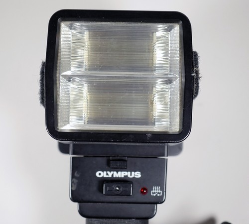 Olympus T45 Electronic Flash OM Series w/Charger - TESTED WORKS - Picture 2 of 15