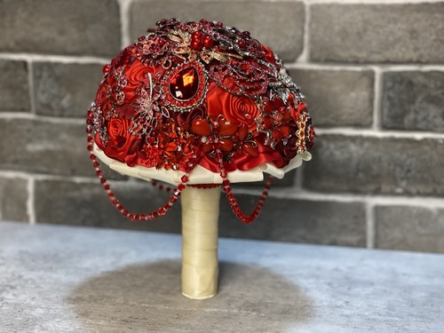 Beautiful wedding bouquet ruby red brooch bouquet *preowned* - Picture 9 of 12