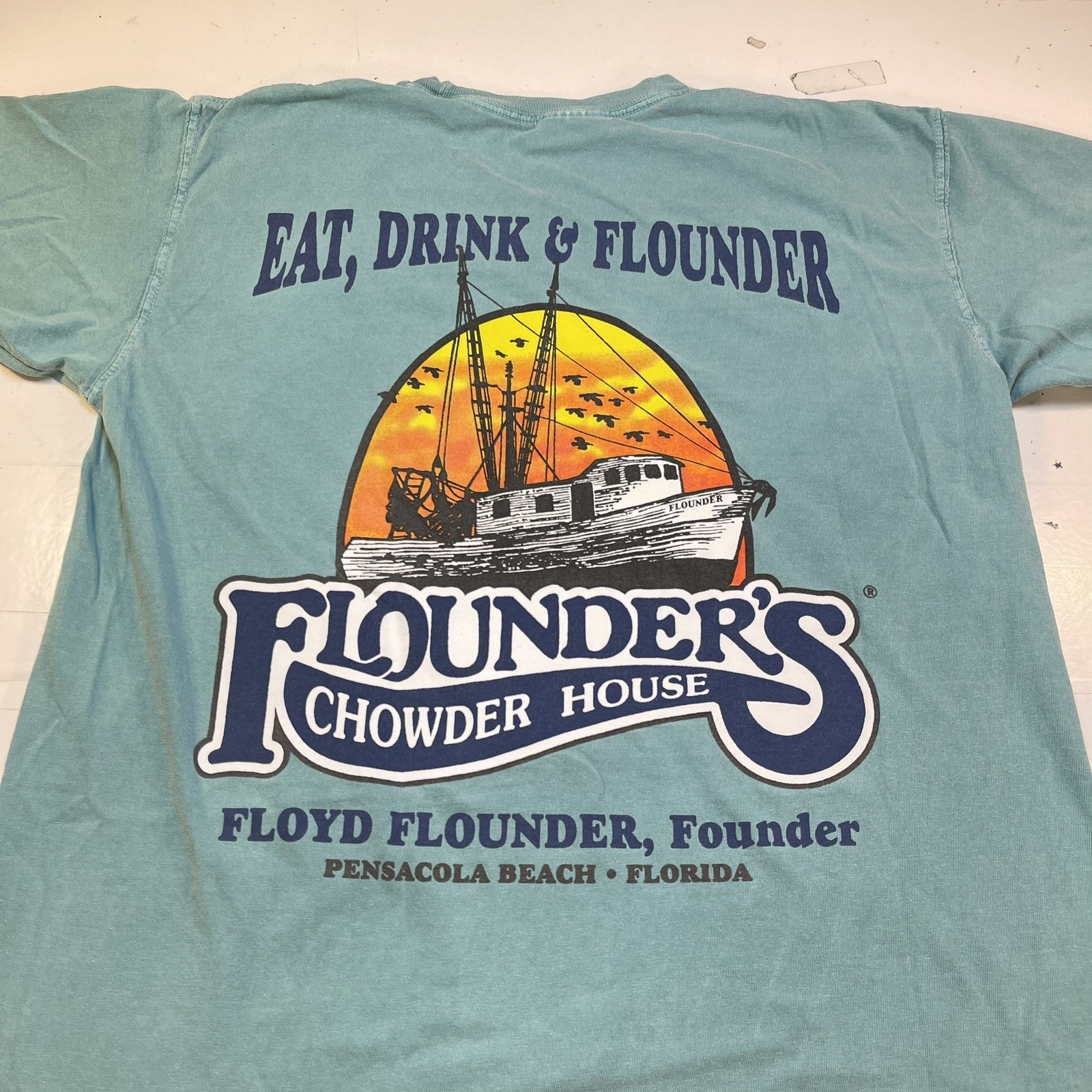 FLOUNDER'S CHOWDER HOUSE PENSACOLA FLORIDA DIVE BAR COMFORT COLORS TEE