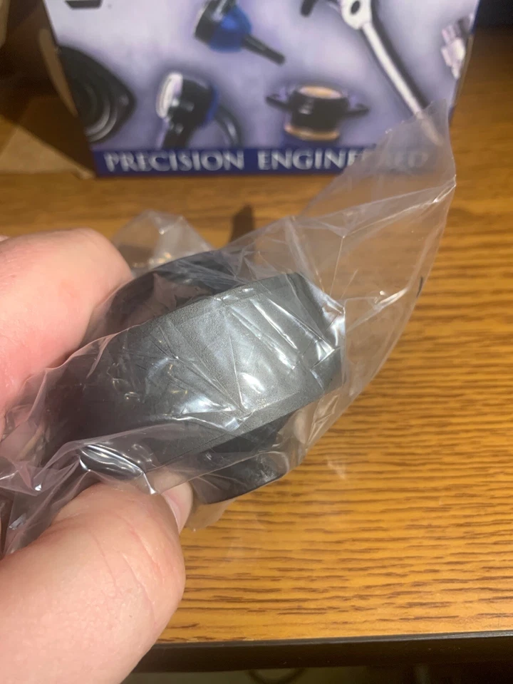 Brazo de control buje Napa 2673576 ajuste inferior delantero GM Chevy Olds Pontiac 1995-2011 Foto 2 de 4