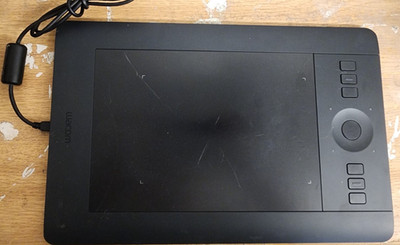 Wacom Intuos Pro kleines Grafiktablett - Schwarz PTH-451