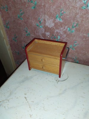 Alte Caco Wickelkommode Wickeltisch Kinderzimmer-Puppenhaus-Puppenstube-doll
