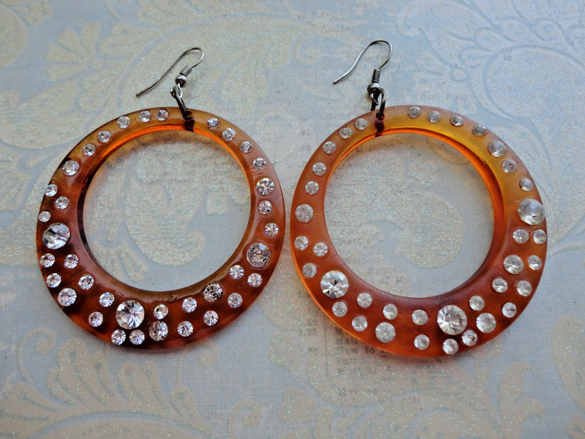 RARE VTG ESTATE CHUNKY APPLE JUICE LUCITE RHINESTONE PROTOTYPE HOOP EARRINGS View 6