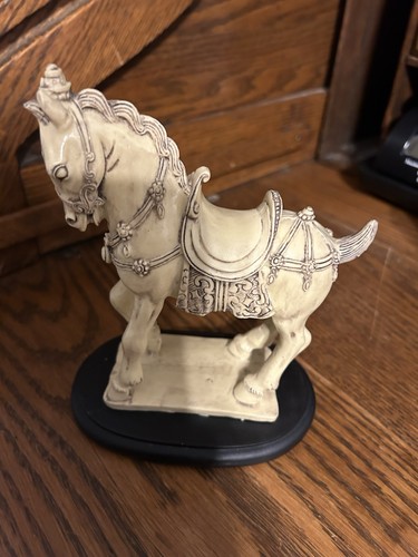 VINTAGE PRETTY CARVED RESIN INDONESIA HORSE STATUE WITH FREE SHIPPING