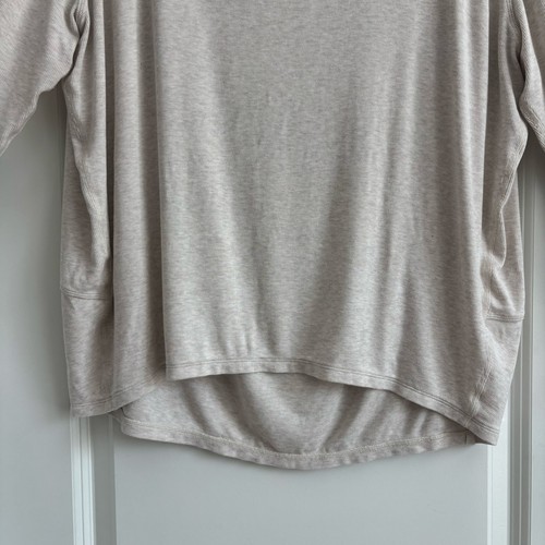 Camisa manga larga beige de algodón orgánico Lululemon Back In Action para mujer - Imagen 8 de 9