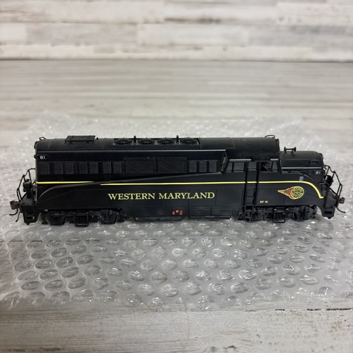 Life-Like HO Scale Western Maryland GP18 Diesel Locomotive #81 DC Powered