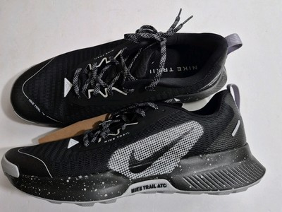 Nike Juniper Trail 3 Mens Size US 11 Black Hiking Walking Shoes Black/White 