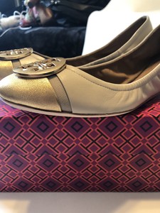 tory burch minnie cap toe