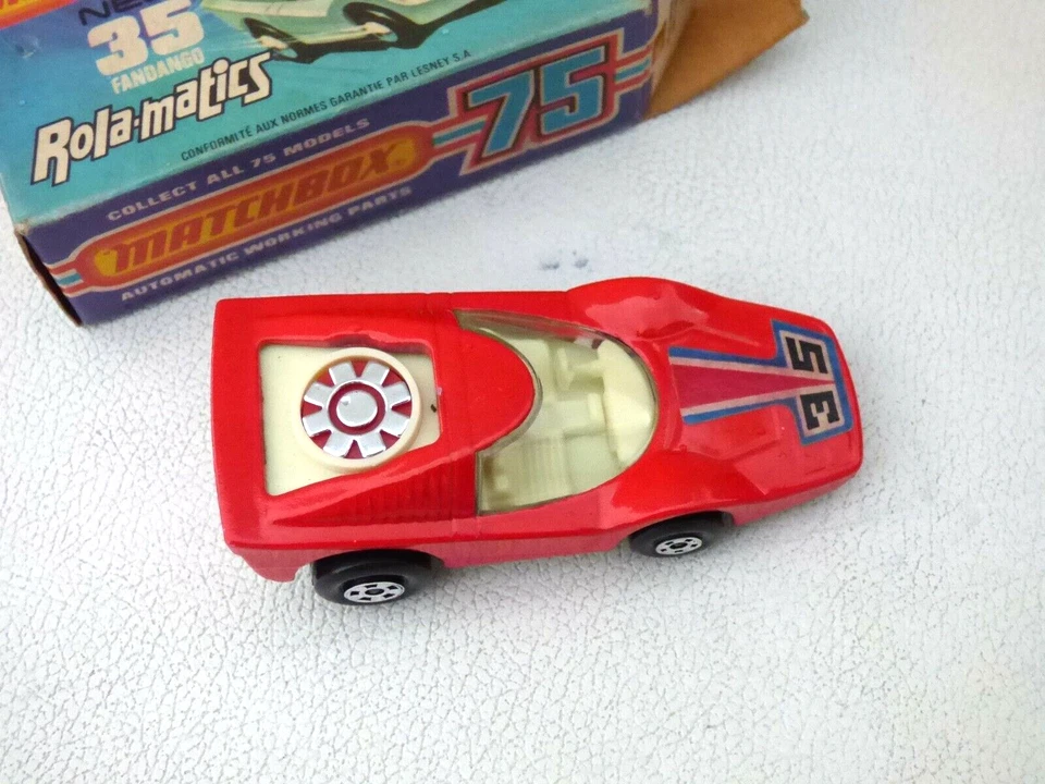 Matchbox Fandango 35 ROLAMATICS COLLECTIBLE TOY CAR Rare Red with Red Fan - Image 3 of 4