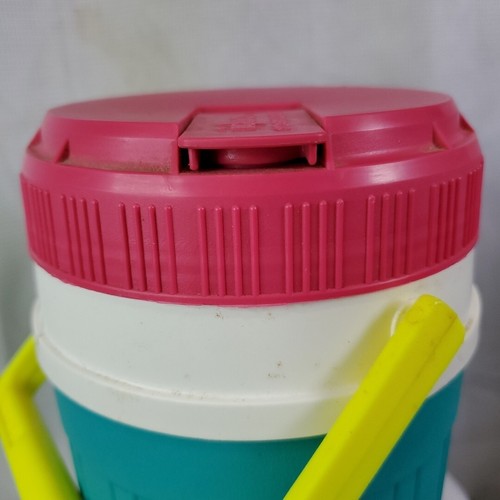 VINTAGE igloo 1/2 Half Gallon Water Jug Cooler - Pink, Yellow, Teal 80’s 90’s - Picture 3 of 6