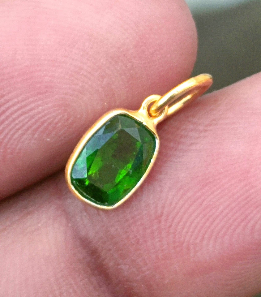 18K Solid Gold Natural Tsavorite Green Garnet Gemstone Charm Handmade Pendant - Image 4 of 4