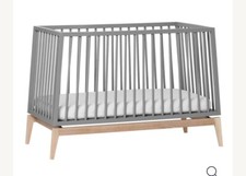 Leander Luna Babybett 120x60cm grau - Matratze - Luna Umbauset grau - zwei Laken