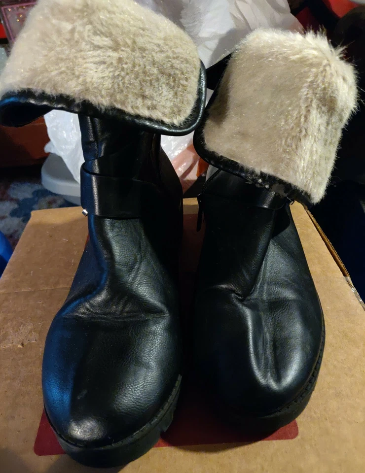 Shiekh Low Heel Faux Fur Ankle Vegan Leather Boot  Black 9 - Image 2 of 4