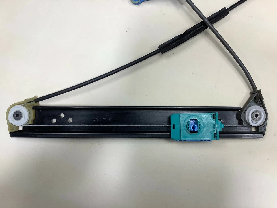 2004 VOLKSWAGEN TOUAREG REAR LEFT DRIVER DOOR WINDOW GLASS REGULATOR OEM+ - Image 4 of 4