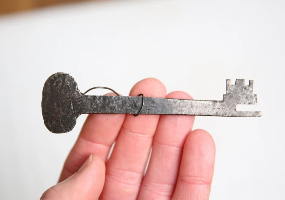 Antique Hand Wrought Iron Skeleton Key Forged Medieval for gate lock door VTG - Image 4 of 4