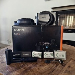 Sony Rx1R2 ii full frame camera accessories kit boxed