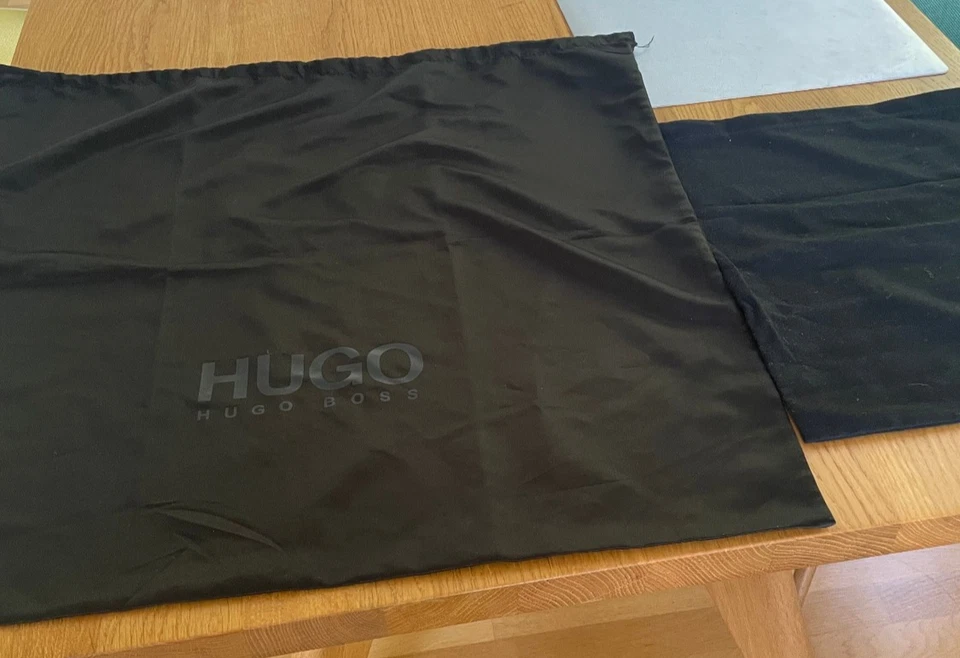 Hugo Boss Staubbeutel Neu Groß 61x60cm und 37x34 Schutzhülle SchutzBeutel Tasche - Bild 1 von 1