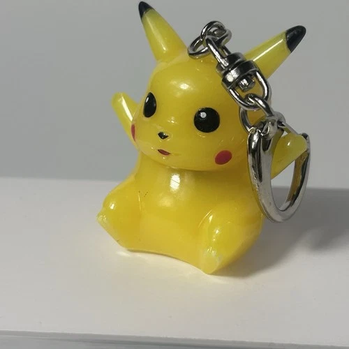 Vintage 1999 TOMY Pikachu Pokemon Light Up Keychain 1.5" Nintendo G1