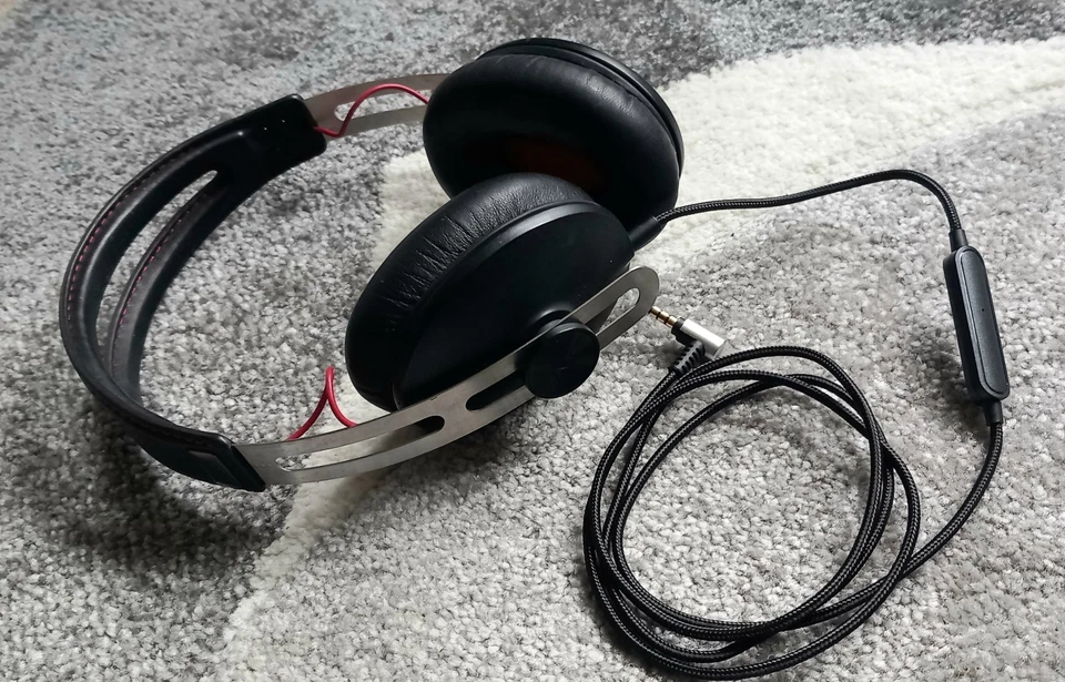 Sennheiser Momentum On Ear In Brown Wired, photo 1 of 5