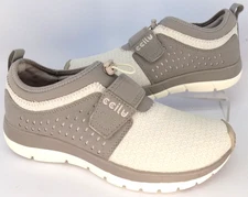 NEW! CCILU Women's Quest Torre Knit Walking Shoes Size 9.0 M, Gray/Cream Sneaker