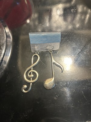  Send Ur Price ? NEW Silver Music Note Dangling Earrings   