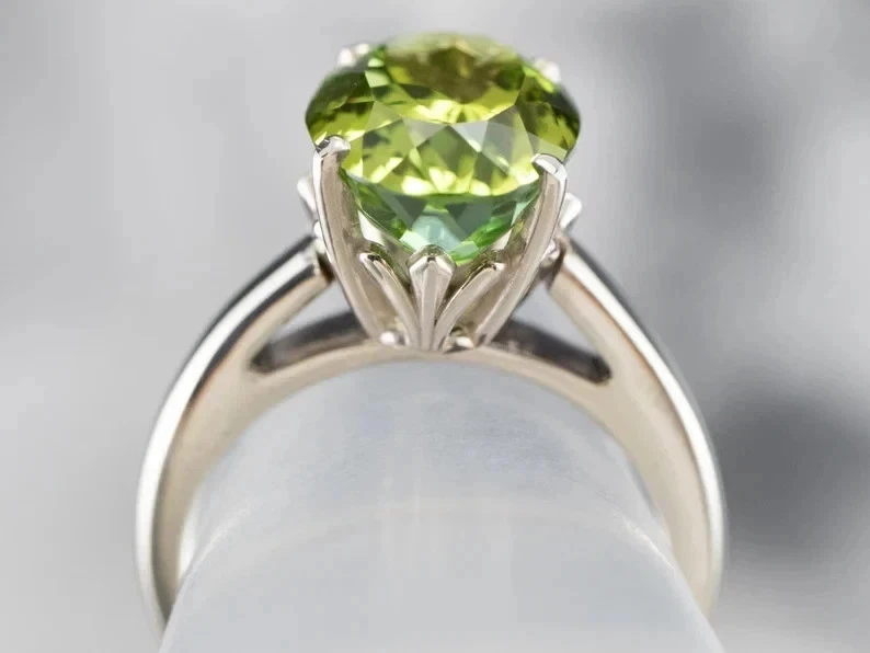 Oval Cut 6.50 Ct Natural Peridot & Diamond 18K Solid White Gold Ring - Image 4 of 4