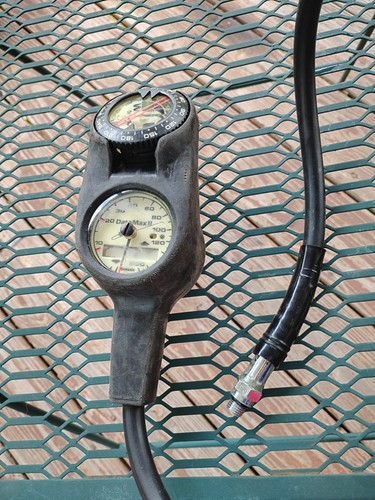 Oceanic Scuba Diving Console Pressure Gauge And Oceanic Data Max II Untested.