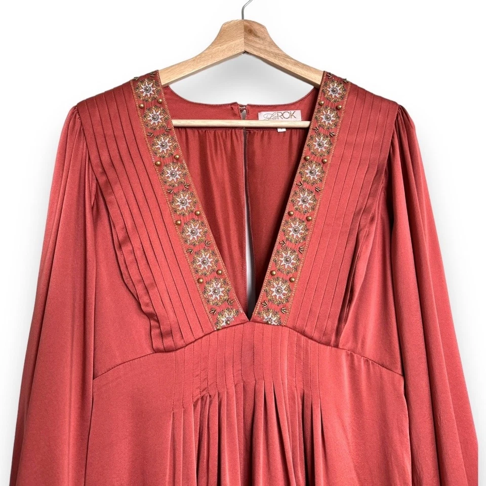 La ROK 100% 真丝刺绣深 V 码布卢森袖迷你连衣裙女式 S 码 — 第 3/4 张图片