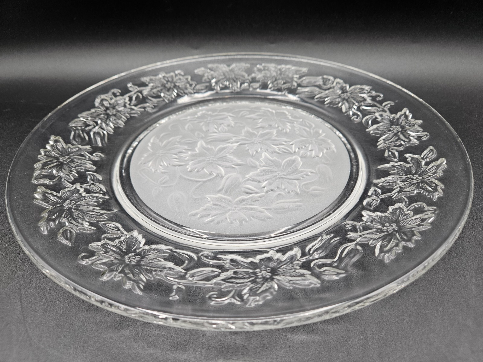 Set of 4 Princess House Fantasia Crystal Dinner Plates Poinsettia