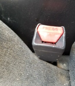 hyundai sonata seat belt buckle