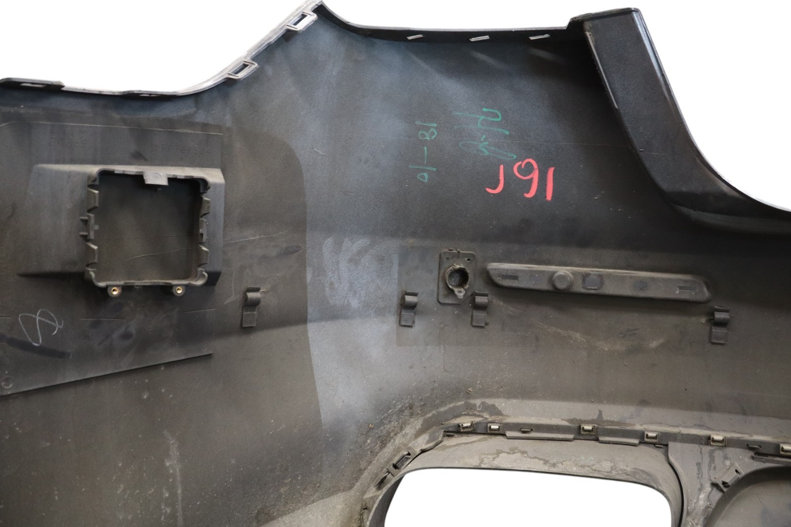 14-17 Maserati Quattroporte M156 SQ4 Rear Bumper Cover Panel Gray 673004366 Oem