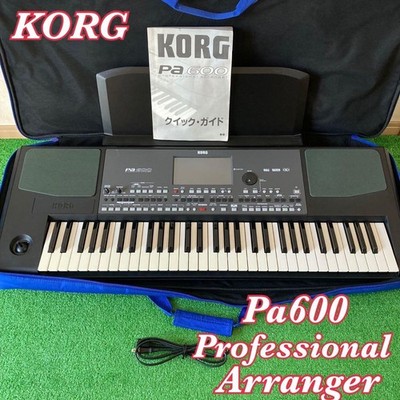 Korg Pa600 Professional Arranger 61-Key Keyboard Built-in Speakers 100-240V