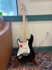 Squier Sonic Stratocaster Left Handed - Black...