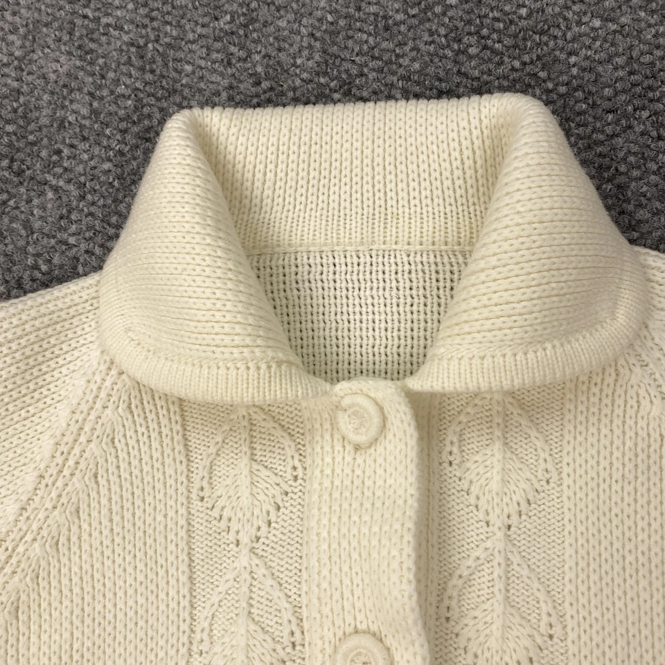 Suéter tejido vintage para mujer patrón de hojas medianas botones bolsillos delanteros años 90 Foto 2 de 4
