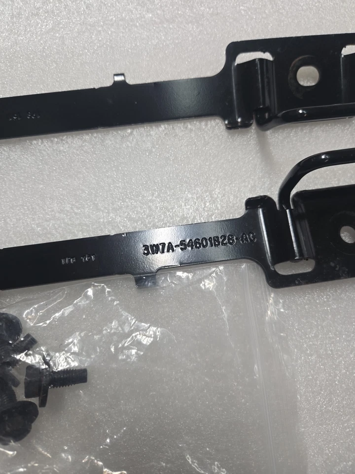 Soporte de anclaje inferior de sujeción trasero para niños Ford Crown Victoria Grand Marquis OEM Foto 3 de 4