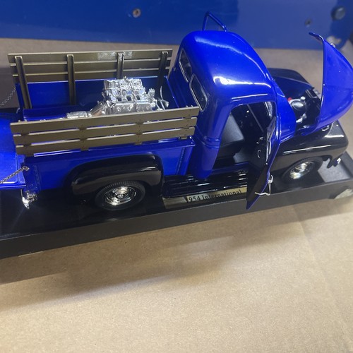 Cornwell tools 1954 International diecast truck - Picture 5 of 12