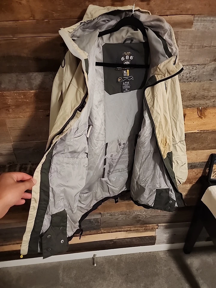 🏂 Jaqueta de Snowboard 686 Dez Anos Extra Grande – Bege/Verde com Capuz Impermeável Shell - Imagem 3 de 3