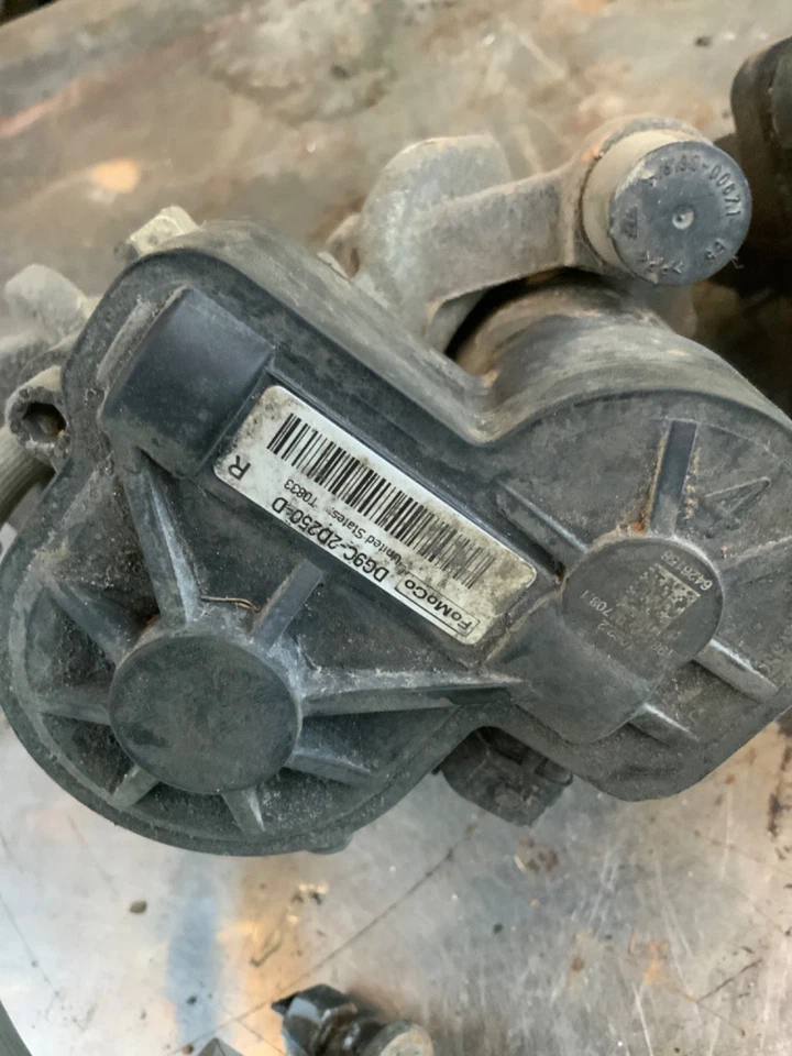 2013-2020 FORD FUSION LINCOLN MKZ HYBRID REAR SET BRAKE CALIPERS  oem - Image 4 of 4