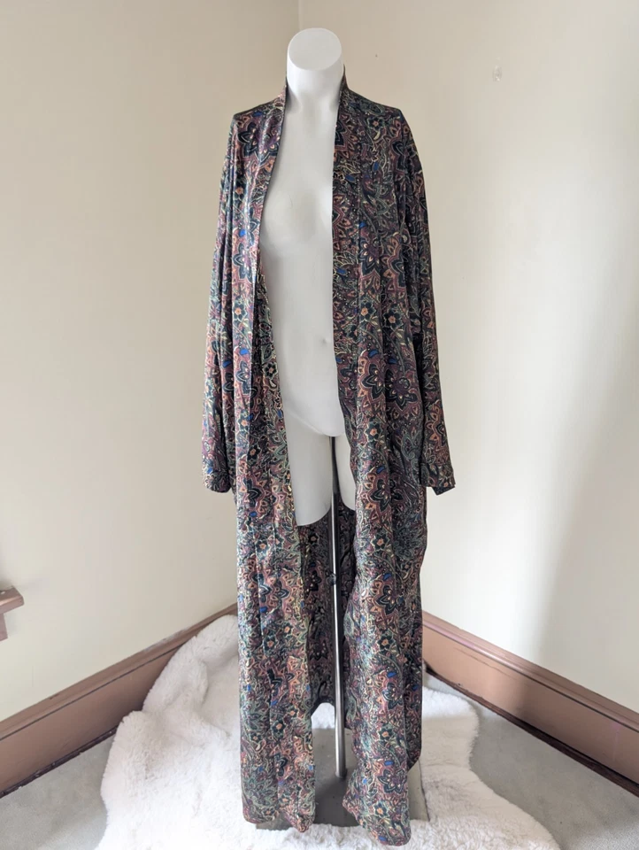 Bata larga XXL vintage años 70 estampado de flores satinadas ciruela caprichosa hecha a mano Foto 3 de 4