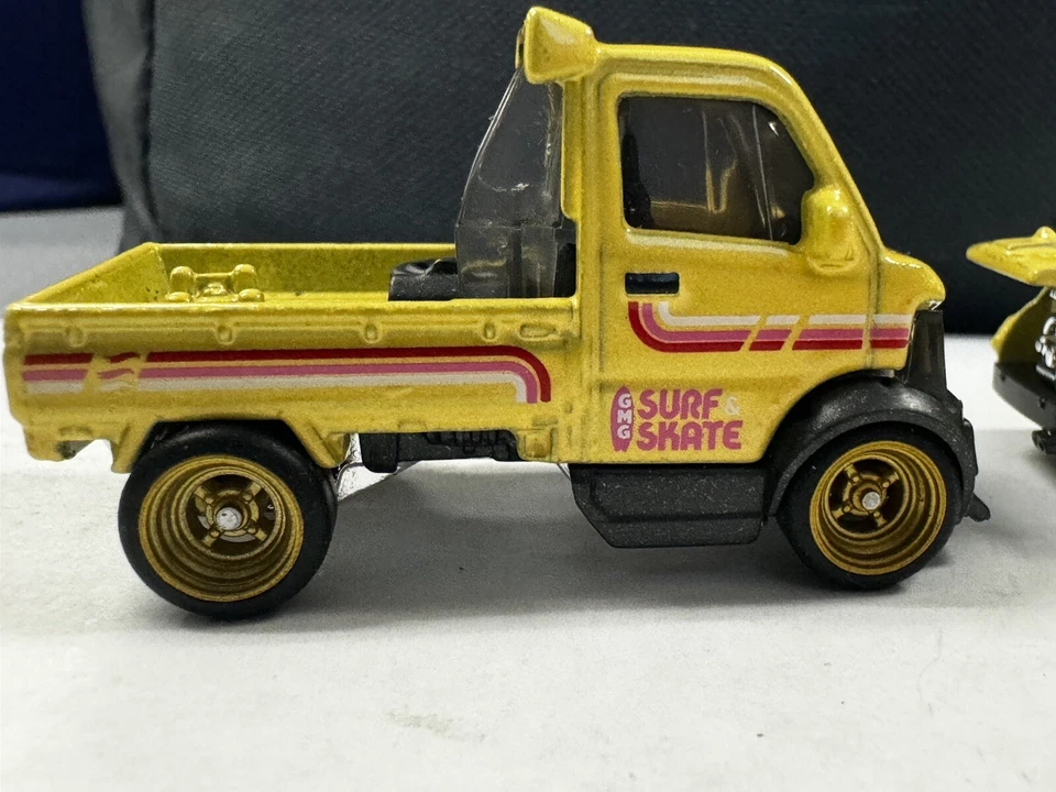 Lote de 2 ruedas sueltas Hot Wheels Mainline Basic Fiat 500D y Mighty K 2024 intercambiables Foto 4 de 4