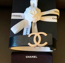 Chanel Silver CC Logo Reversible Leather Belt Black/ White size 90 NEW   