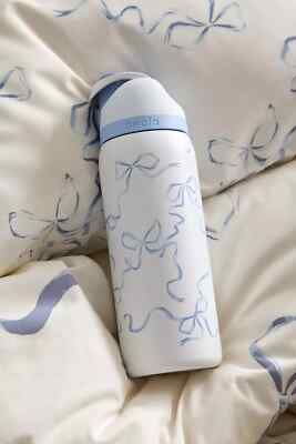 Owala Tied And True Blue Bows 32 Oz Freesip UO Exclusive Urban