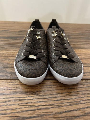 Tenis para mujer GUESS con joyas talla 11M - marrón logotipo con monograma, glamour informal - Imagen 2 de 5