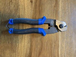 park tool professional bike cable cutter with crimper